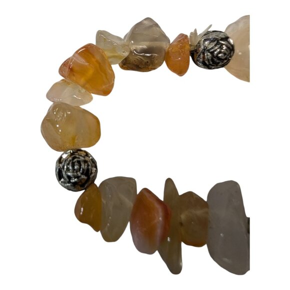 Handcrafted Carnelian & Quartz Chip Stretch Bracelet With Silver Flower Beads - Picture 4 of 4